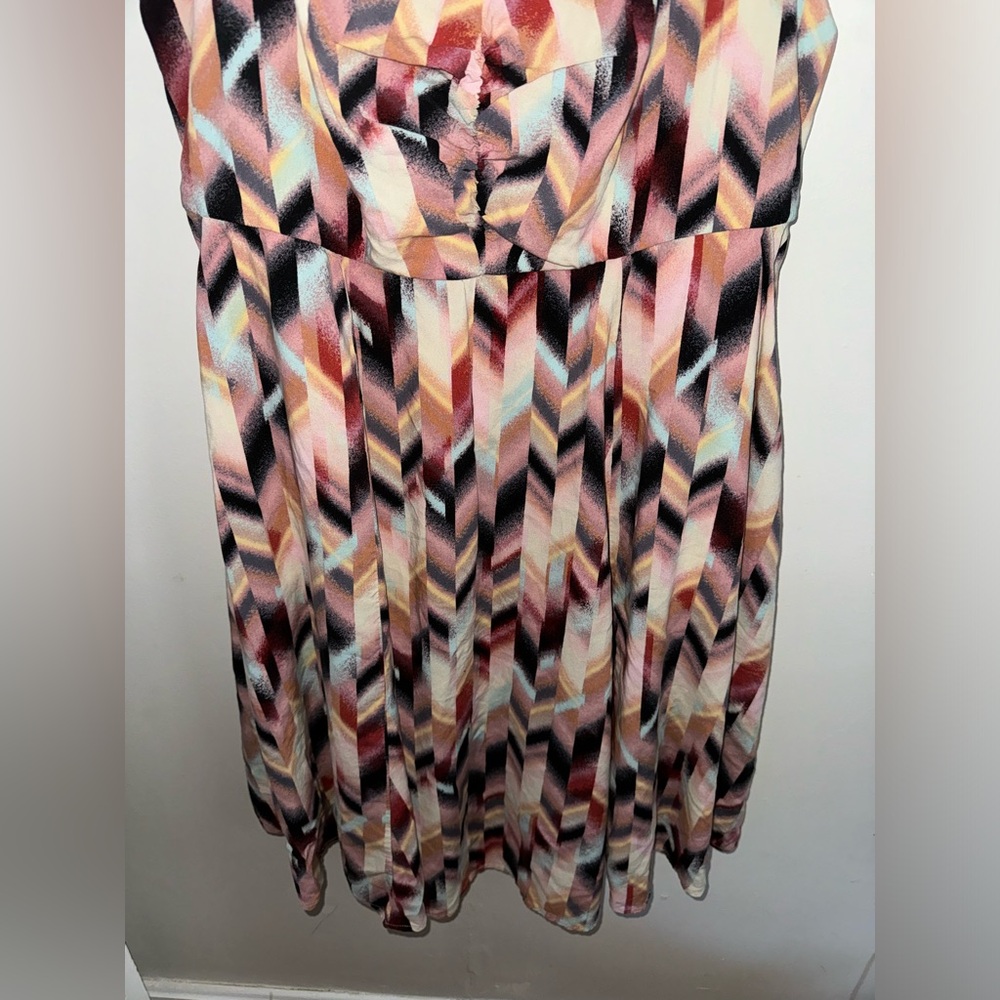 Torrid Mini Challis Skater Dress in Chevron Size 1X - Picture 4 of 6